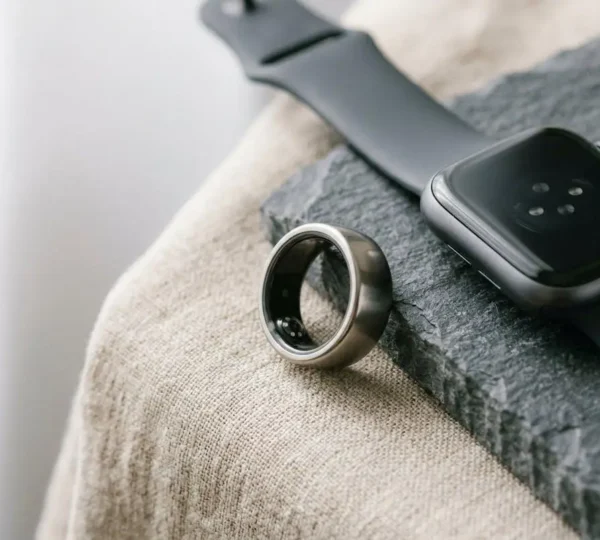 Comparison between a smart ring on finger and smartwatch on wrist for sleep monitoring accuracy